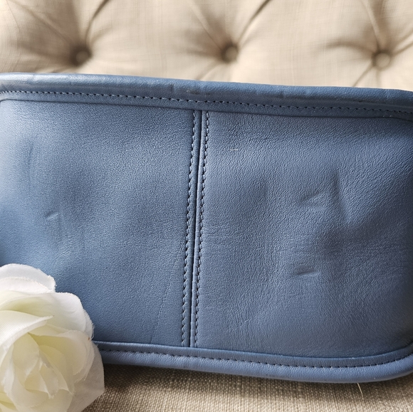 Vintage Coach Janice Ricardi-Desantos Legacy Bag # 9950  (Pool / Glacer Blue) - Picture 13 of 16